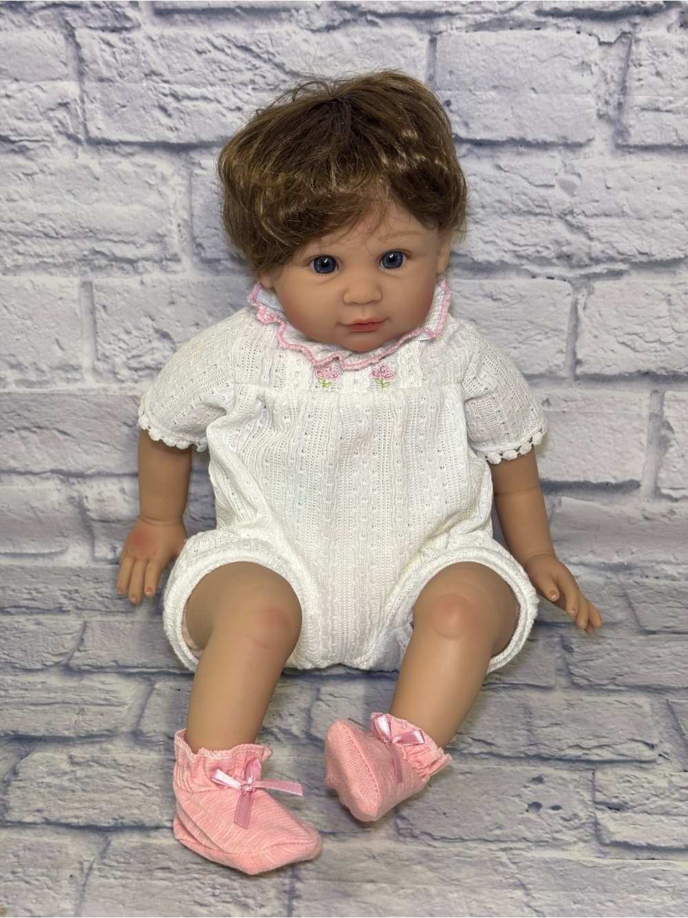 Aori 22-Inch Reborn Baby Doll Realistic Lifelike Brown Hair Weighted Girl Cuddle